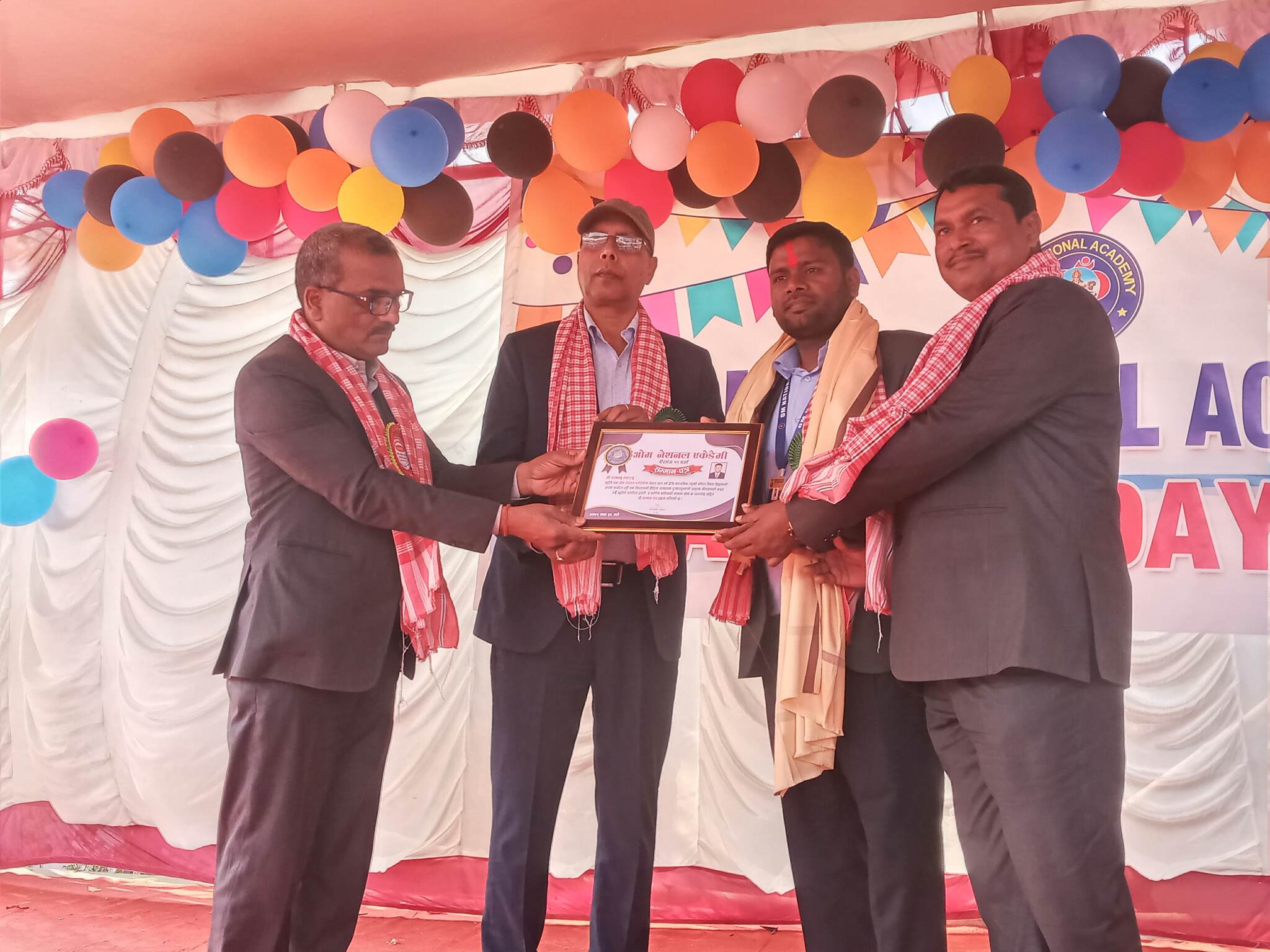 ओम नेशनल एकेडेमीको ८ औ वार्षिकोत्सब भब्यरुपमा सम्पन्न