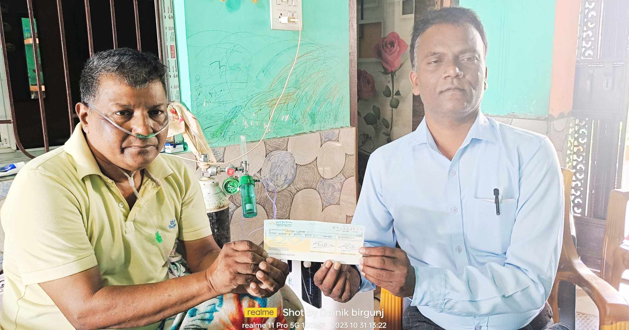 बरिष्ठ पत्रकार राघव साहले गरे पत्रकार खानलाई ५१ हजार रुपैया सहयोग