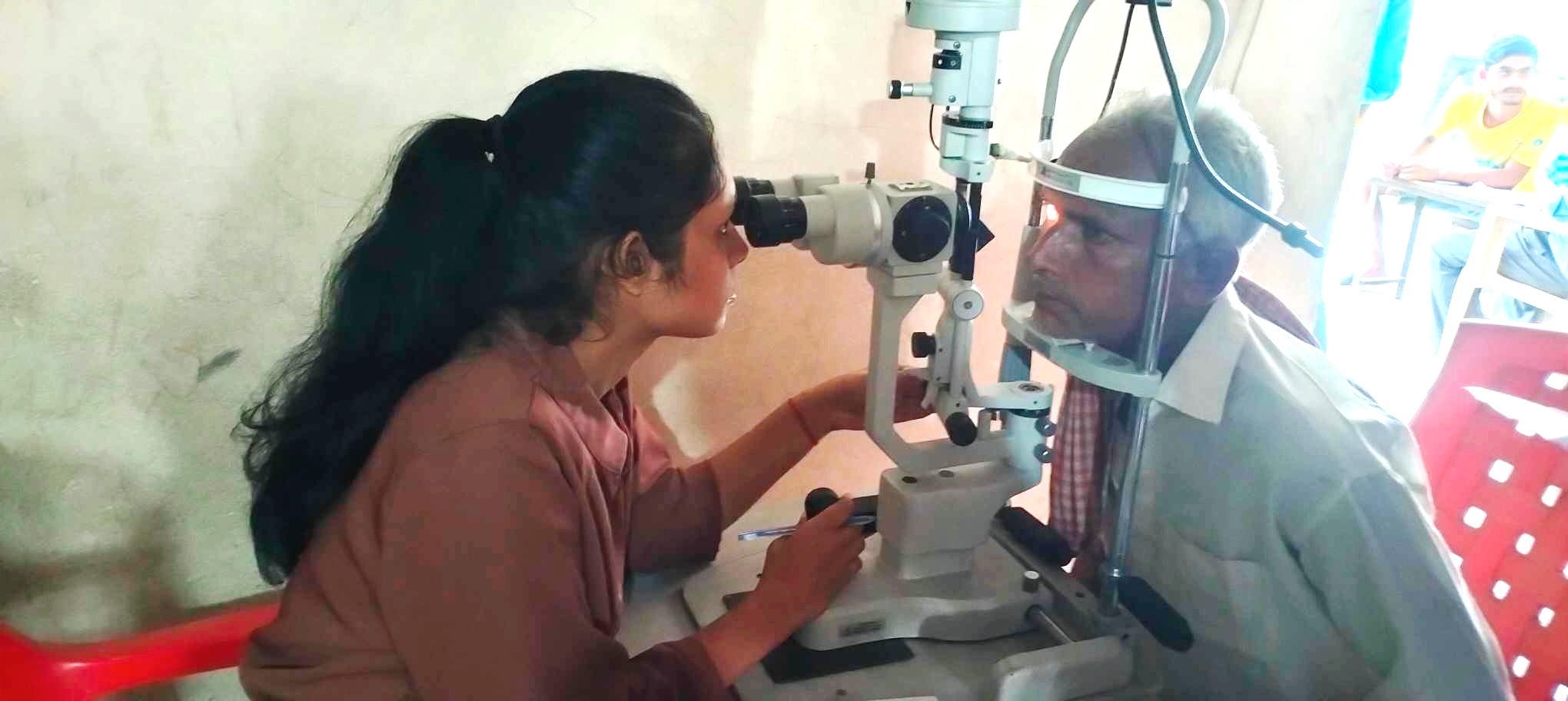 पर्साको प्रसौनी भाठ्ठामा निशुल्क आखाँ शिविर सम्पन्न