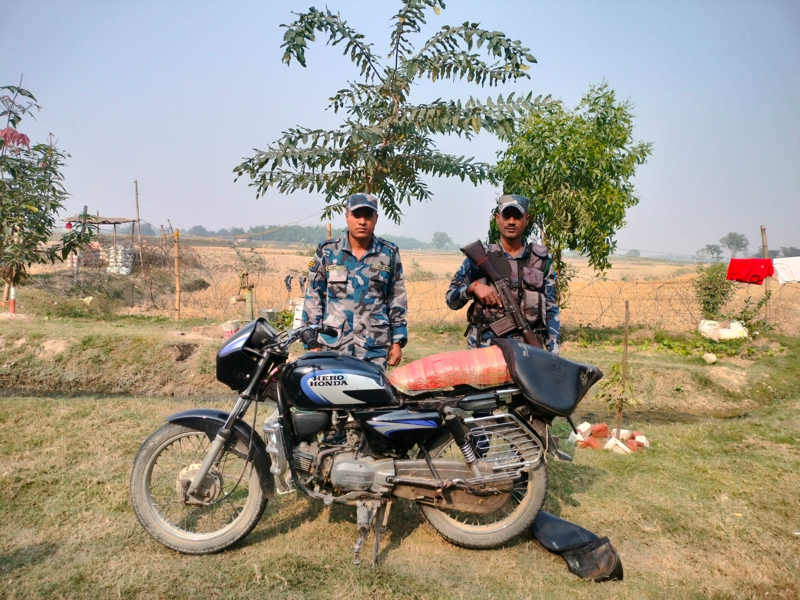 सशस्त्र प्रहरीद्वारा लागुऔषध गाँजासहित मोटरसाइकल नियन्त्रणमा