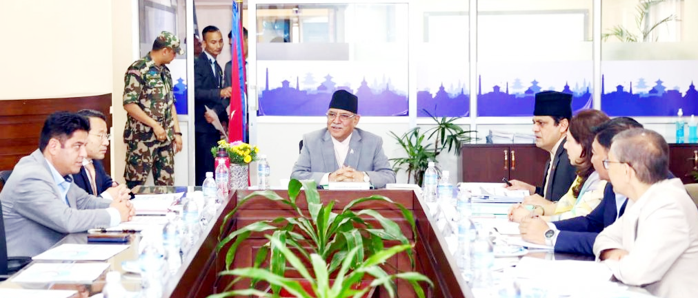 लगानी भित्र्याउन कानुन संशोधनलाई प्राथमिकता दिएका छौँ  – प्रधानमन्त्री दाहाल