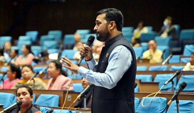 वीरगंजको विकासको बाधा हटाउन सर्वोच्च अदालतलाई सांसद यादवको ध्यानाकर्षण
