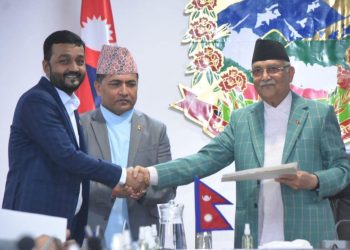 खानेपानी क्षेत्रको सुधारका लागि  प्रधानमन्त्री ओली र मन्त्री यादवबिच कार्यसम्पादन सम्झौतामा हस्ताक्षर