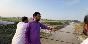 भेडाहा खोलाको बाढी प्रभावित क्षेत्रको खानेपानी मन्त्री प्रदीप यादवद्वारा  स्थलगत निरीक्षण