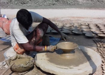 बढ्यो माटोका भाँडाको माग, पुर्ख्यौली पेसा विस्थापित हुने डर