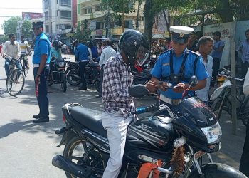 बिरगंज घन्टाघर क्षेत्रमा ट्राफिकको सक्रियतास् नियम पालना गर्न प्रोत्साहन