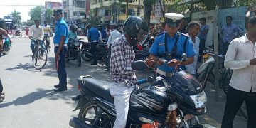 बिरगंज घन्टाघर क्षेत्रमा ट्राफिकको सक्रियतास् नियम पालना गर्न प्रोत्साहन