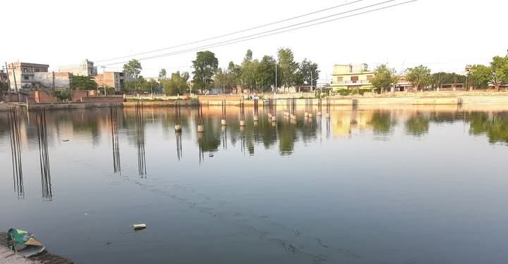 वीरगञ्ज महानगरपालिका १६स्थित ऐतिहासिक र धार्मिक महत्वको नगवा पोखरी । मधेस प्रदेश सरकारले विसं २०७६ मा यस पोखरीको पुनर्निर्माण तथा मध्यभागमा मन्दिर बनाउने योजना बगाडी बढाएकोमा  विगत चार वर्षद