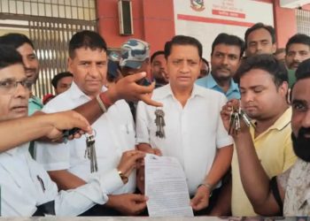 सुनचाँदी व्यवसायीको आन्दोलन: पसलमा ताल्चा, चाबी प्रशासन कार्यालयमा बुझाए