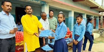 जगरनाथपुर गाउँपालिकाद्वारा उत्कृष्ट विद्यार्थीलाई पोशाक वितरण, शिक्षामा प्रोत्साहनको नयाँ प्रयास