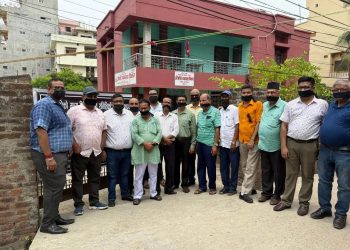 मुखमा कालो पट्टी बाँधेर वीरगन्जका औषधि उद्योगी र व्यवसायीले  धर्ना दिए