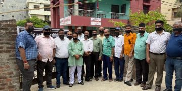 मुखमा कालो पट्टी बाँधेर वीरगन्जका औषधि उद्योगी र व्यवसायीले  धर्ना दिए