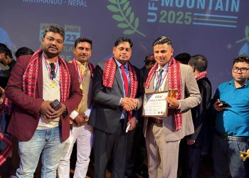 “अन्तर्राष्ट्रिय आइकन अवार्ड – २०२५” बाट समाजसेवी एम.डी. उमर देवान सम्मानित