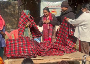 पर्सामा असहायहरूलाई चिसो छल्न न्यानो कम्बल वितरण