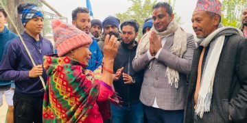 पर्सागढीमा सुशील साहप्रति जेष्ठ नागरिकको आशिर्वाद र युवाको बलियो साथ