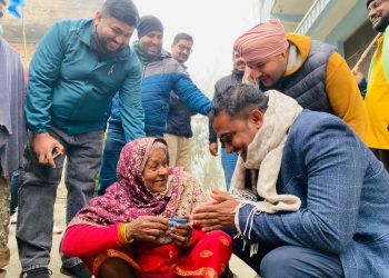 बीरगंज–२४ रामगढवा बहुवारीमा रास्वपाको घरदैलो : जेष्ठ नागरिकको आशिर्वाद, युवाको साथ—‘नयाँ नेतृत्वले विकासमा परिवर्तन ल्याउँछ’