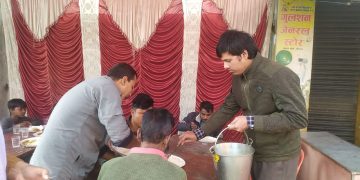 कुम्हालटोल टोल सुधार समाजद्वारा १७औँ मासिक निःशुल्क भोजन कार्यक्रम सम्पन्न