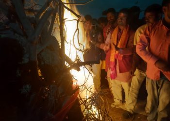 बारा क्षेत्र नम्बर ४ का नेपाली कांग्रेस उम्मेदवार श्याम बाबु गुप्ताद्वारा शिवधुनी बालेर महाशिवरात्रि विशेष कार्यक्रमको शुभारम्भ