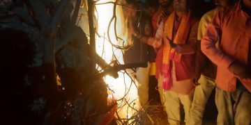 बारा क्षेत्र नम्बर ४ का नेपाली कांग्रेस उम्मेदवार श्याम बाबु गुप्ताद्वारा शिवधुनी बालेर महाशिवरात्रि विशेष कार्यक्रमको शुभारम्भ