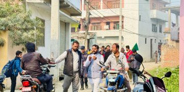 इनरुवा गाउँमा उज्यालो नेपाल पार्टीको घरदैलो, युवाको रोजगारी र सामाजिक समस्यामा केन्द्रित अभियान