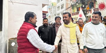 वीरगञ्ज–४ र ५ मा प्रदीप यादवको घरदैलो, ‘मौसमी होइन, सधैँ जनतासँग रहने नेतृत्व छान्नुस्’