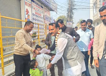 राधेमाई टोलमा उज्यालो नेपाल पार्टीको घरदैलो कार्यक्रम, उम्मेदवार सिंहलाई भव्य स्वागत