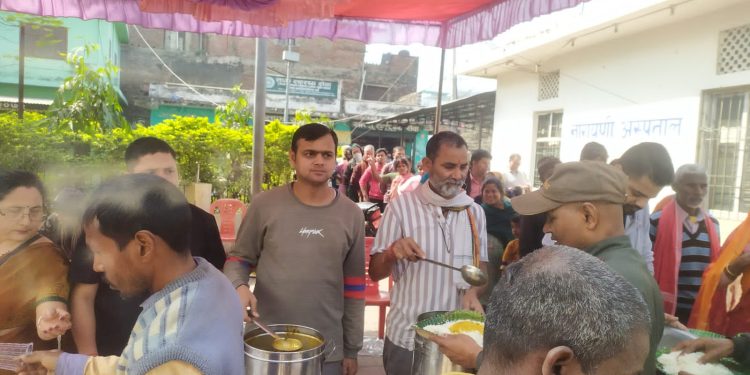 वीरगञ्ज समाज सेवाको पहलमा नारायणी अस्पतालमा साप्ताहिक निःशुल्क भोजन, २३औँ महिनामा पनि निरन्तरता