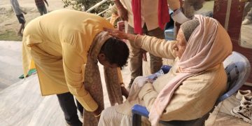 “भत्ता पार्टीले होइन, सरकारले दिन्छ” — ८५ वर्षीय जनक साहको सन्देशसहित अलौ सिवान टोलमा रास्वपाको घरदैलो, कानुलाई परिवर्तनको आशीर्वाद