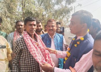 पर्सा–२ मा कांग्रेस उम्मेदवार चौरसियालाई समर्थन, एमालेका जिल्ला सदस्यसहित कांग्रेस प्रवेश