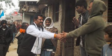 पर्सा–३ मा रास्वपाको आक्रामक अभियान : बालेन शाहका दाइसँग रामाकान्त चौरसियाको घरदैलो