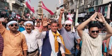पर्सा–२ मा कांग्रेसको शक्ति प्रदर्शनः अजयकुमार चौरसियाको घरदैलोमा व्यापक जनसहभागिता