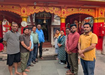 स्वर्गीय पतिको स्मृतिमा बिर्ता माई संरक्षण समितिलाई एक लाख बढी सहयोग