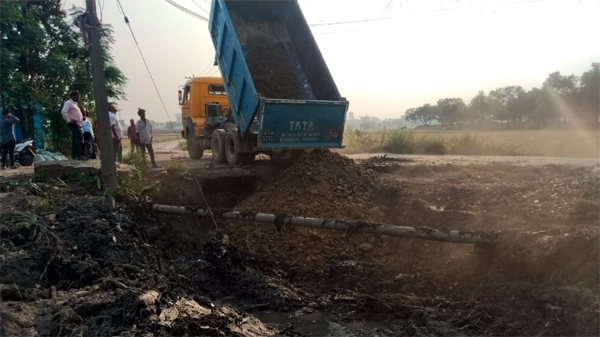 नहर पुरेर सडक निर्माण: ३० लाखको योजना विवादमा, स्थानीय आक्रोशित