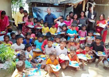 दलित बालबालिकालाई शैक्षिक सामग्री तथा खाद्यान्न वितरण