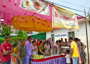 नारायणी अस्पतालमा निःशुल्क भोजन सेवालाई खाद्यान्न सहयोग